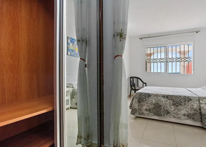 Incredible Sunset Apartment, Huge Terrace, Parking, Air C