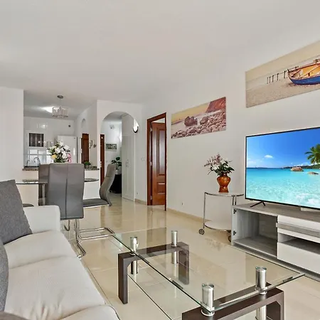 Confortable Big Apartment, Huge Terrace, Parking * Адехе