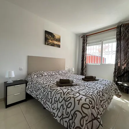 Apartament Confortable Big Apartment, Huge Terrace, Parking