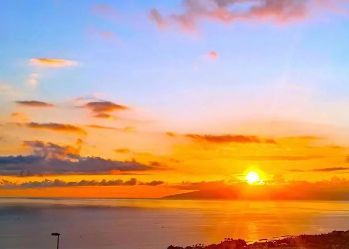 Апартаменти Incredible Sunset Apartment, Huge Terrace, Parking, Air C *