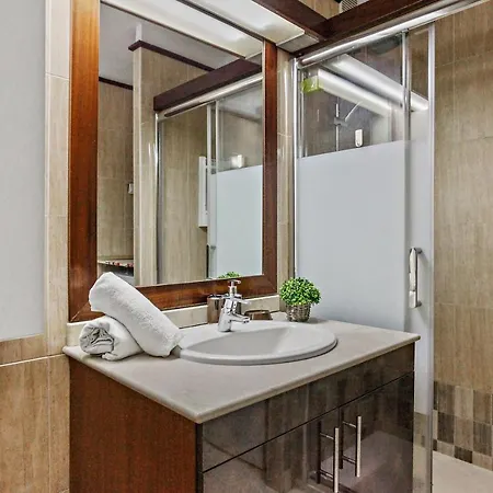 Incredible Sunset Apartment, Huge Terrace, Parking, Air C * 阿德耶