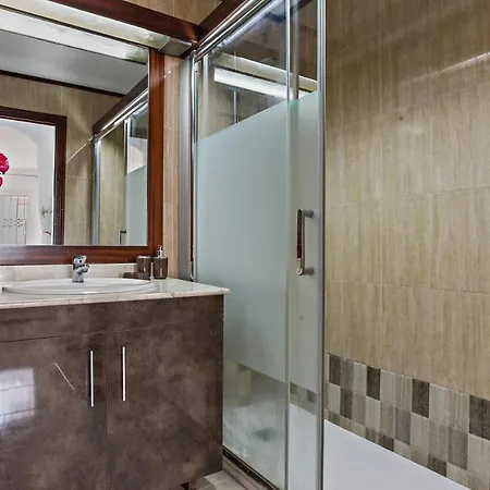 Incredible Sunset Apartment, Huge Terrace, Parking, Air C 公寓 阿德耶