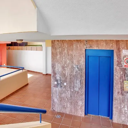 Incredible Sunset Apartment, Huge Terrace, Parking, Air C * 阿德耶