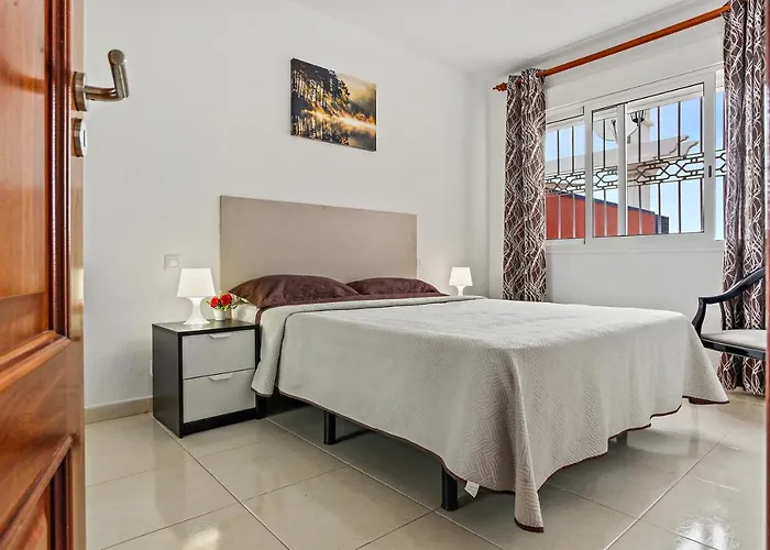 Incredible Sunset Apartment, Huge Terrace, Parking, Air C