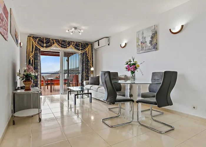 Incredible Sunset Apartment, Huge Terrace, Parking, Air C Apartment *